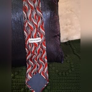 Pierre Cardin Elegant Red and Black Tie